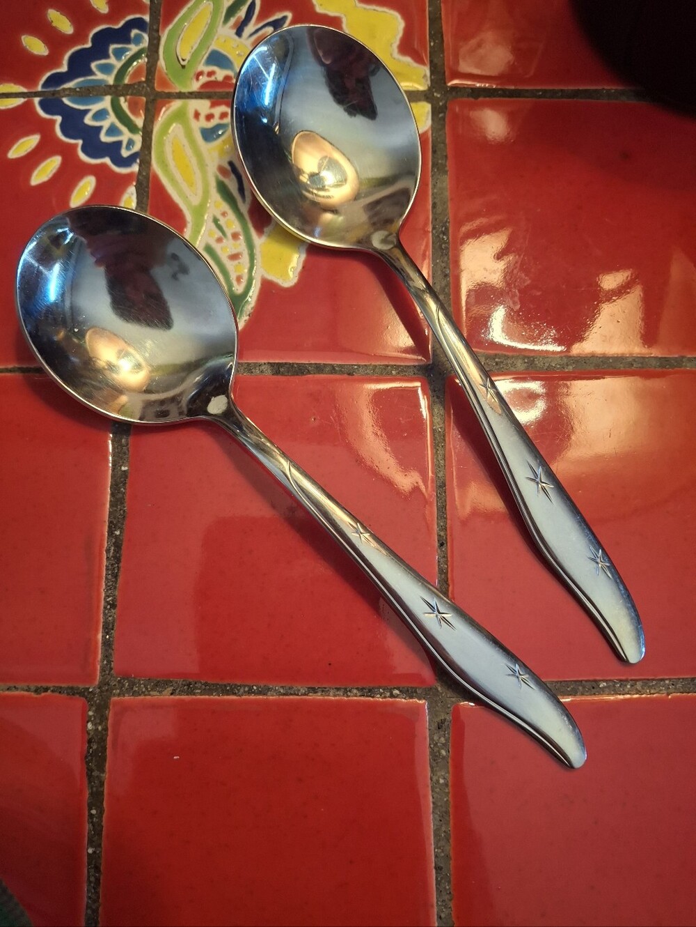 VNTG MAR-CREST CITATION STARBURST ROUND SOUP SPOONS 6 5/8" SET OF 2 USA STAINLES